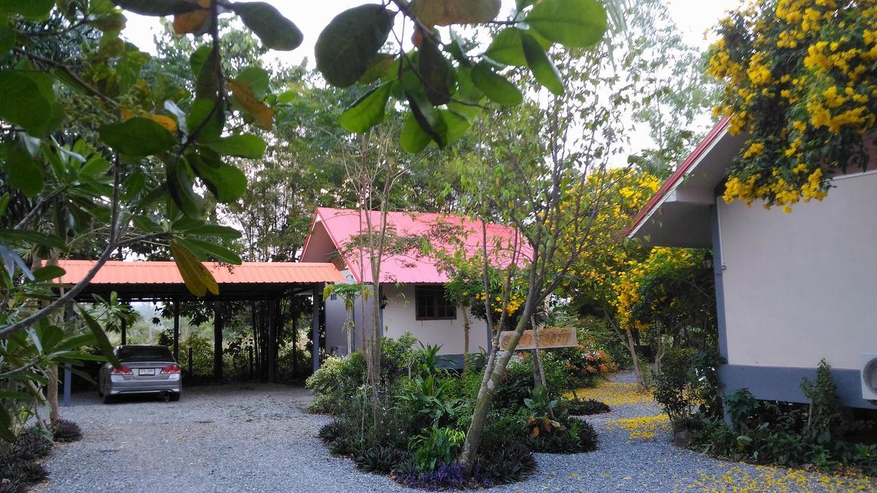Areeya Resort Watthana Nakhon Buitenkant foto